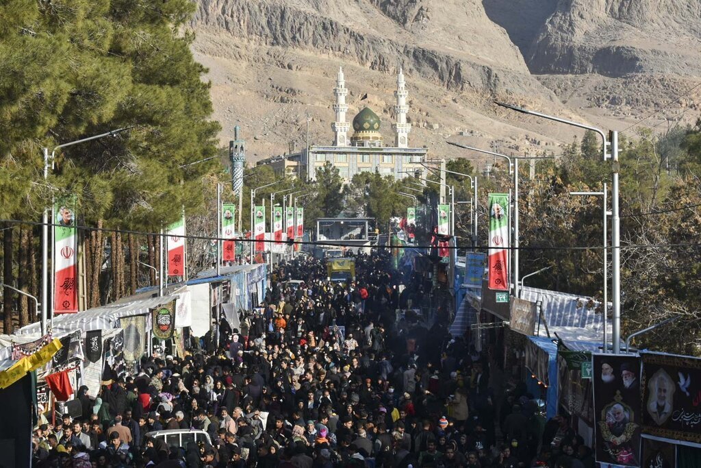 انفجار در محدوده گلزار شهدای کرمان/تعداد کشته‌ها ۲۰ نفر و مصدومان ۶۰ نفر تاکنون