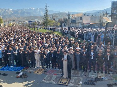 اقامه نماز با شکوه عید سعید فطر در یاسوج اقامه نماز با شکوه عید سعید فطر در یاسوج