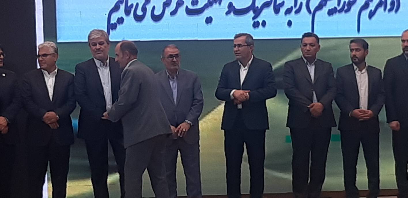 مراسم تجلیل از شورا‌های نمونه شهر و روستای استان