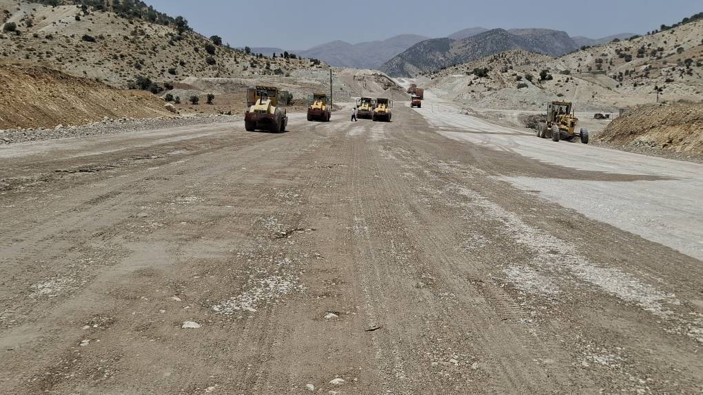 چهار خطه کردن جاده یاسوج-شیراز محدوده تنگ سرخ اولویت نخست مسئولان چهار خطه کردن جاده یاسوج-شیراز محدوده تنگ سرخ اولویت نخست مسئولان