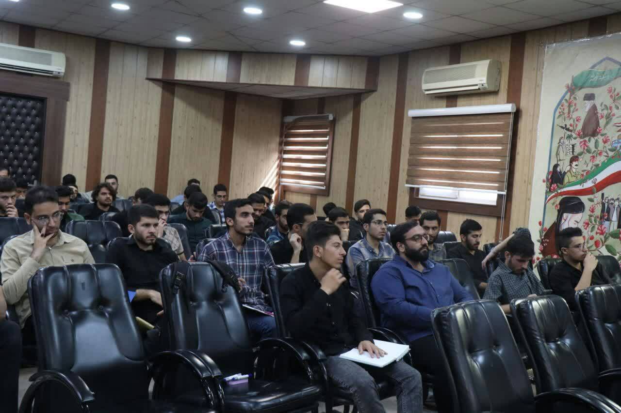  اعزام دانشجویان یاسوج به قم برای شرکت در دوره خط امام(ره)