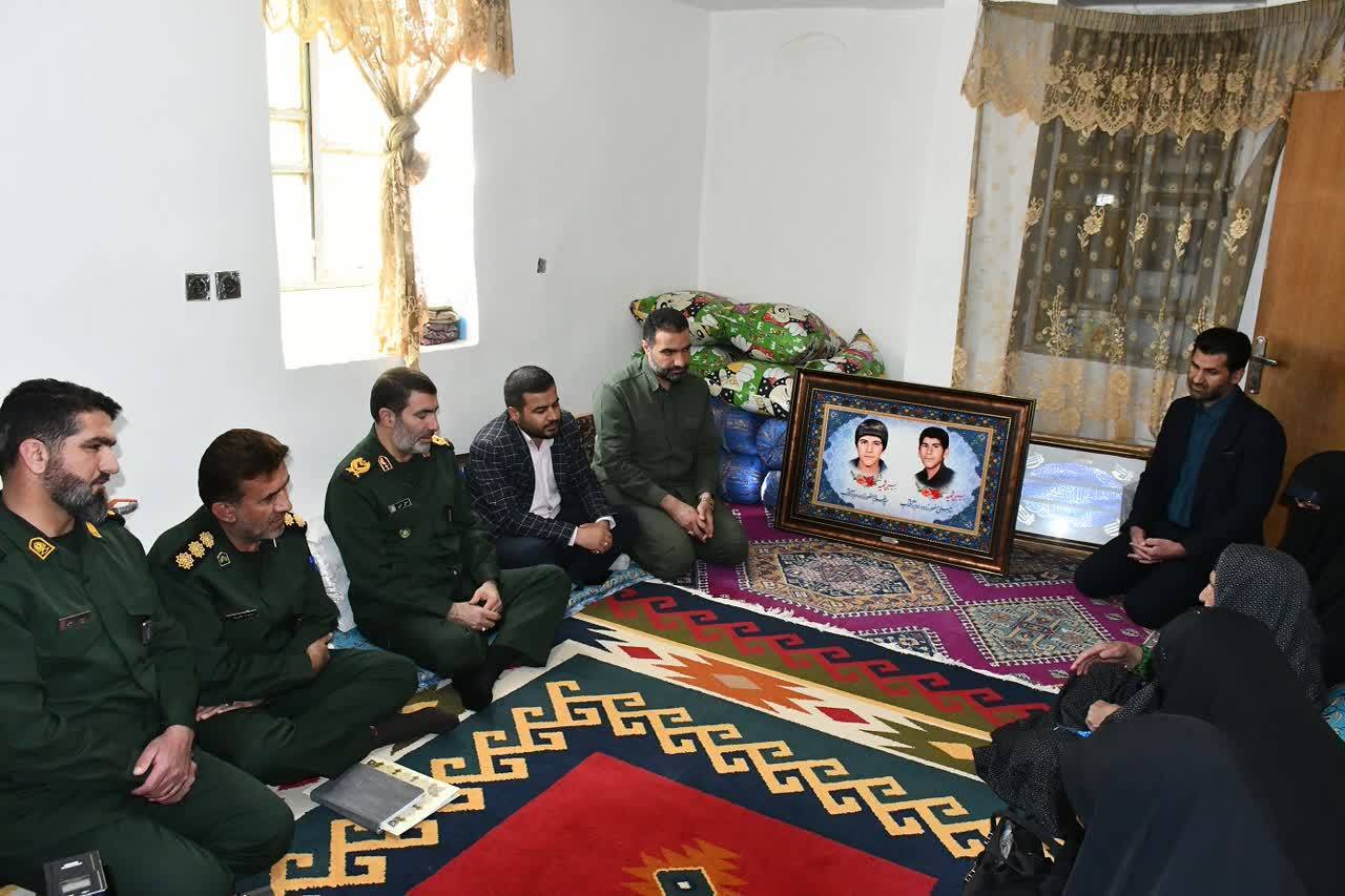 تکریم مادر شهیدان دانش‌آموز در بویراحمد