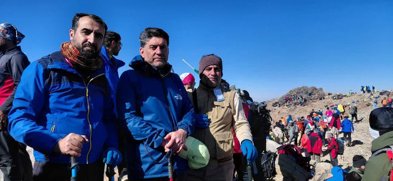 صعود کوهنوردان بسیج کهگیلویه و بویراحمد به قله شیرباد