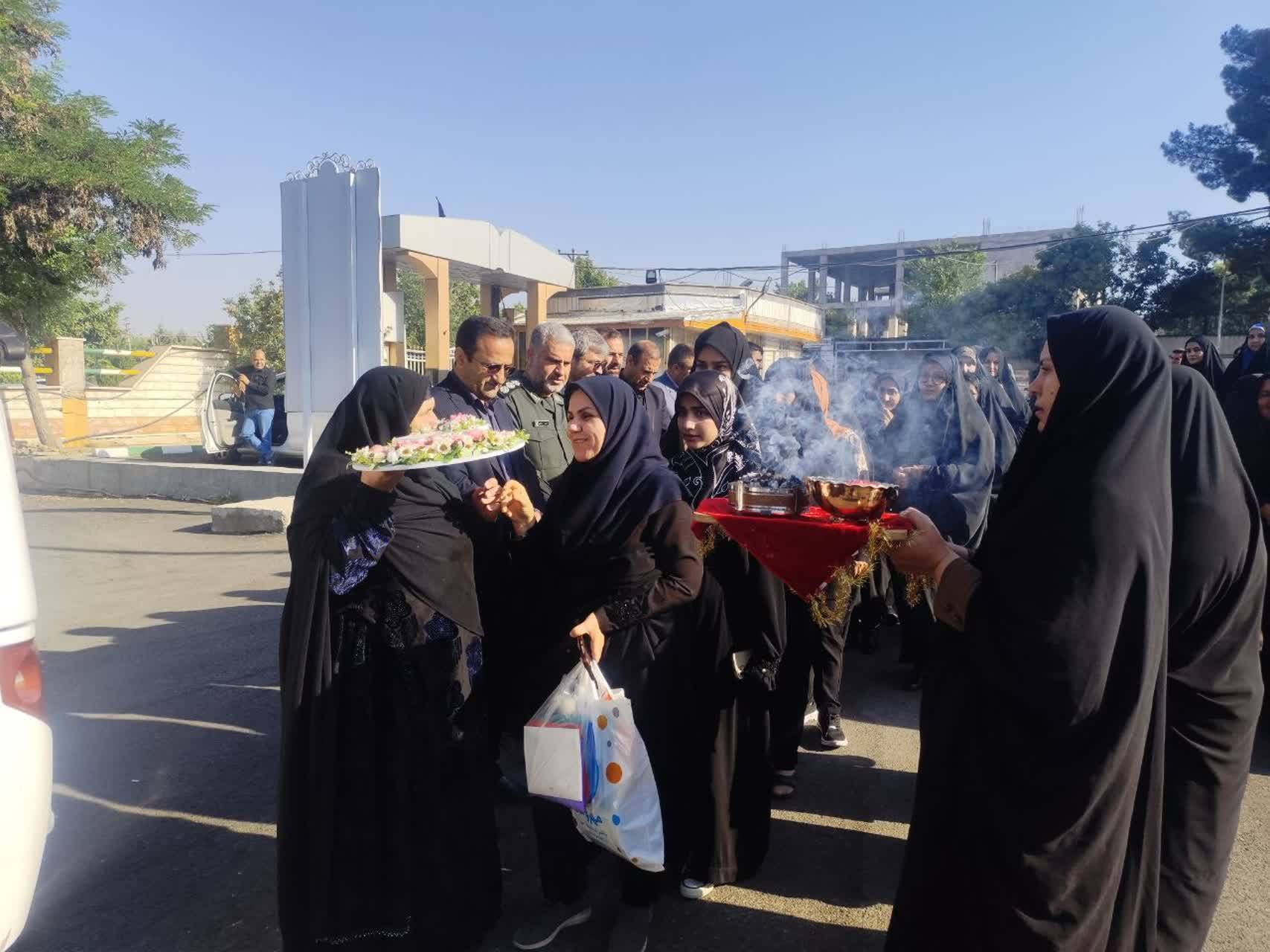 اعزام جمعی از فرهنگیان استان به آیین تشییع رهبر شهید انقلاب در تهران