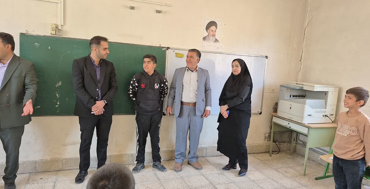 بازدید معاون آموزش ابتدایی آموزش و پرورش شهرستان بویراحمد از مدارس فیروزآباد و کالوس