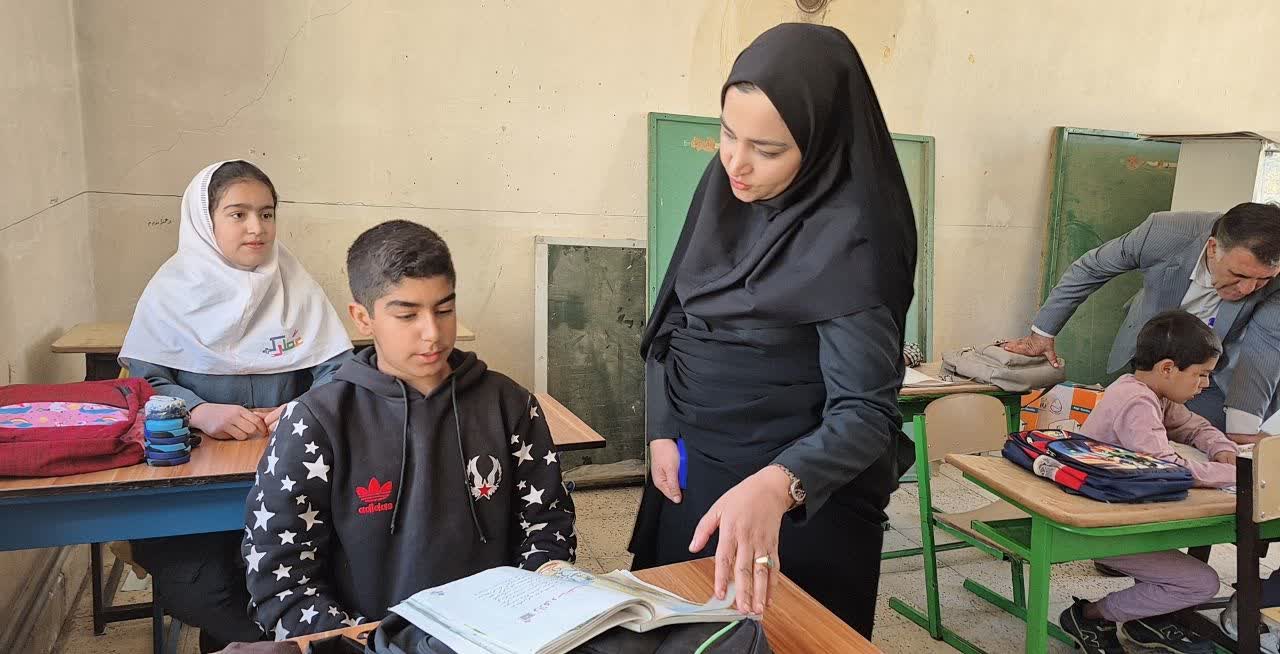 بازدید معاون آموزش ابتدایی آموزش و پرورش شهرستان بویراحمد از مدارس فیروزآباد و کالوس