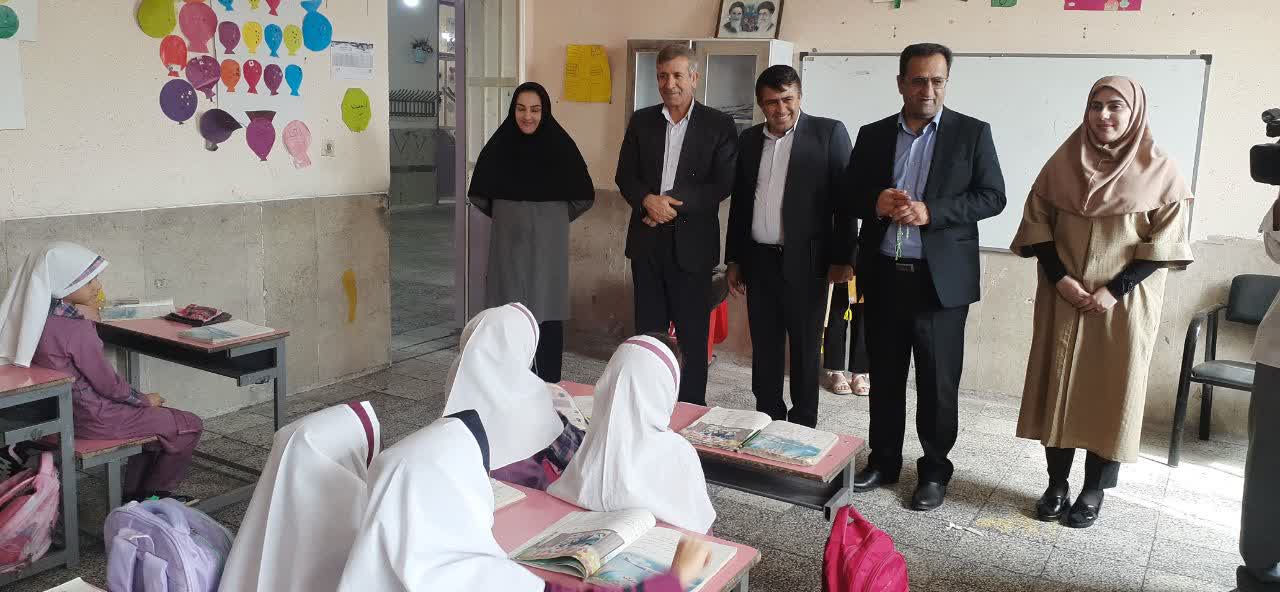 مدیرکل آموزش و پرورش کهگیلویه و بویراحمد: آغاز مانور بازگشایی مدارس در کهگیلویه و بویراحمد / زمان برگزاری جشنهای آغاز سال تحصیلی اعلام شد/ حضور مدیرکل در سنجش آغازین دبستان شاهد و گفتگوی صمیمی با دانش آموزان مدیرکل آموزش و پرورش کهگیلویه و بویراحمد: آغاز مانور بازگشایی مدارس در کهگیلویه و بویراحمد / زمان برگزاری جشنهای آغاز سال تحصیلی اعلام شد/ حضور مدیرکل در سنجش آغازین دبستان شاهد و گفتگوی صمیمی با دانش آموزان