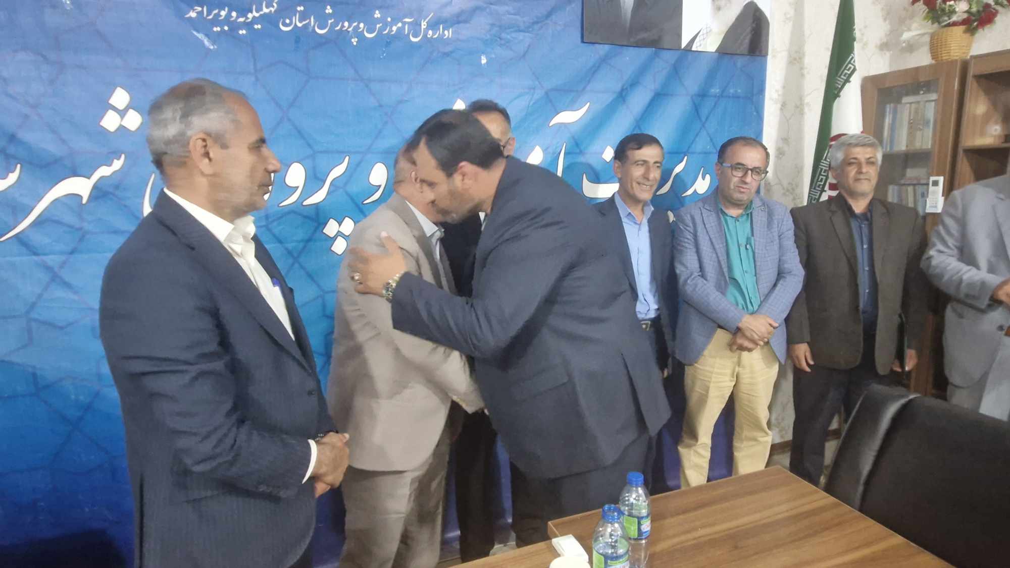نشست خبری مدیر آموزش و پرورش شهرستان دنا با اصحاب رسانه به روایت تصویر