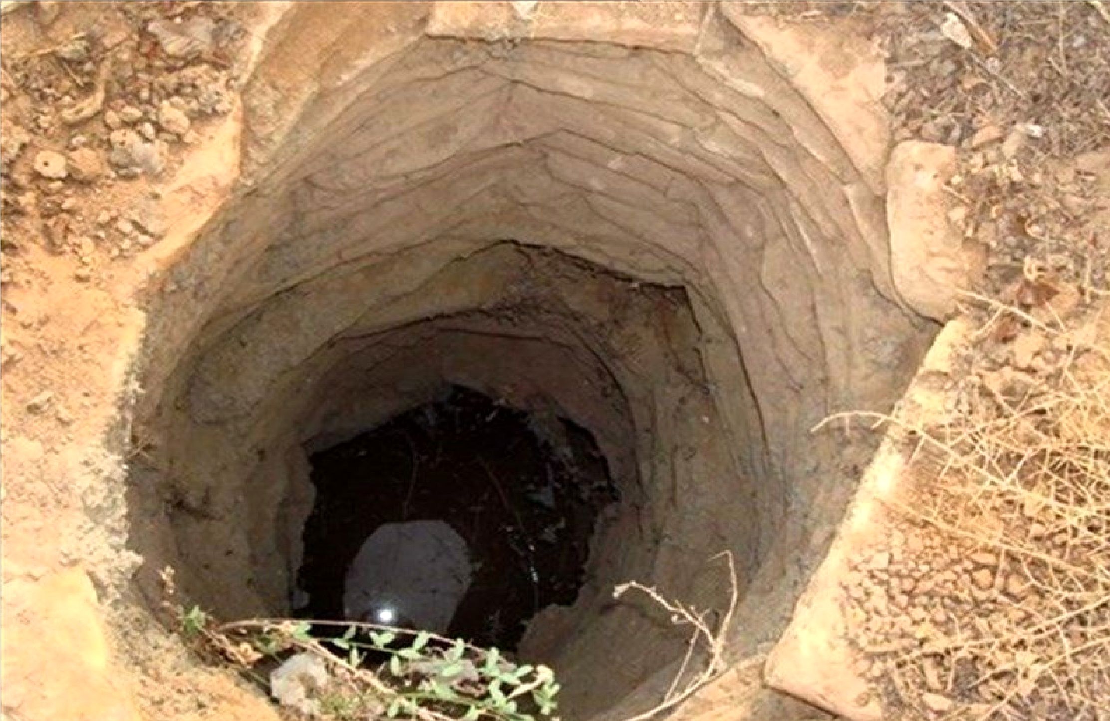  سقوط منجر به مرگ  ۷ عضو یک خانواده درون چاه ۵۰ متری در لرستان
